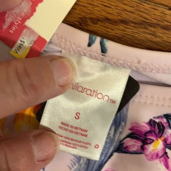 Extra small top and small bikini bottom swimsuit - Picture 3 of 5